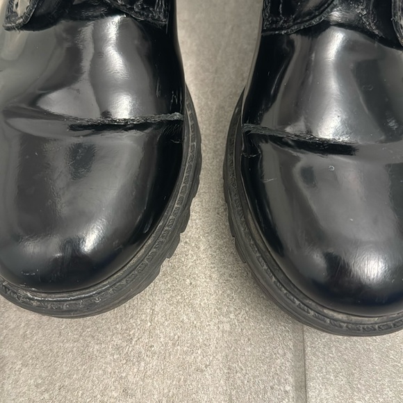 KENDALL + KYLEE PATENT MOTO BOOT - Picture 6 of 8